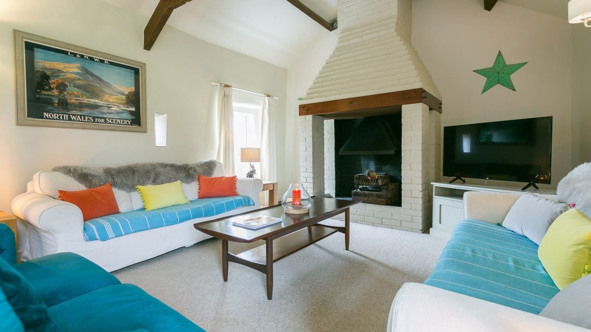 Ty Poeth living room